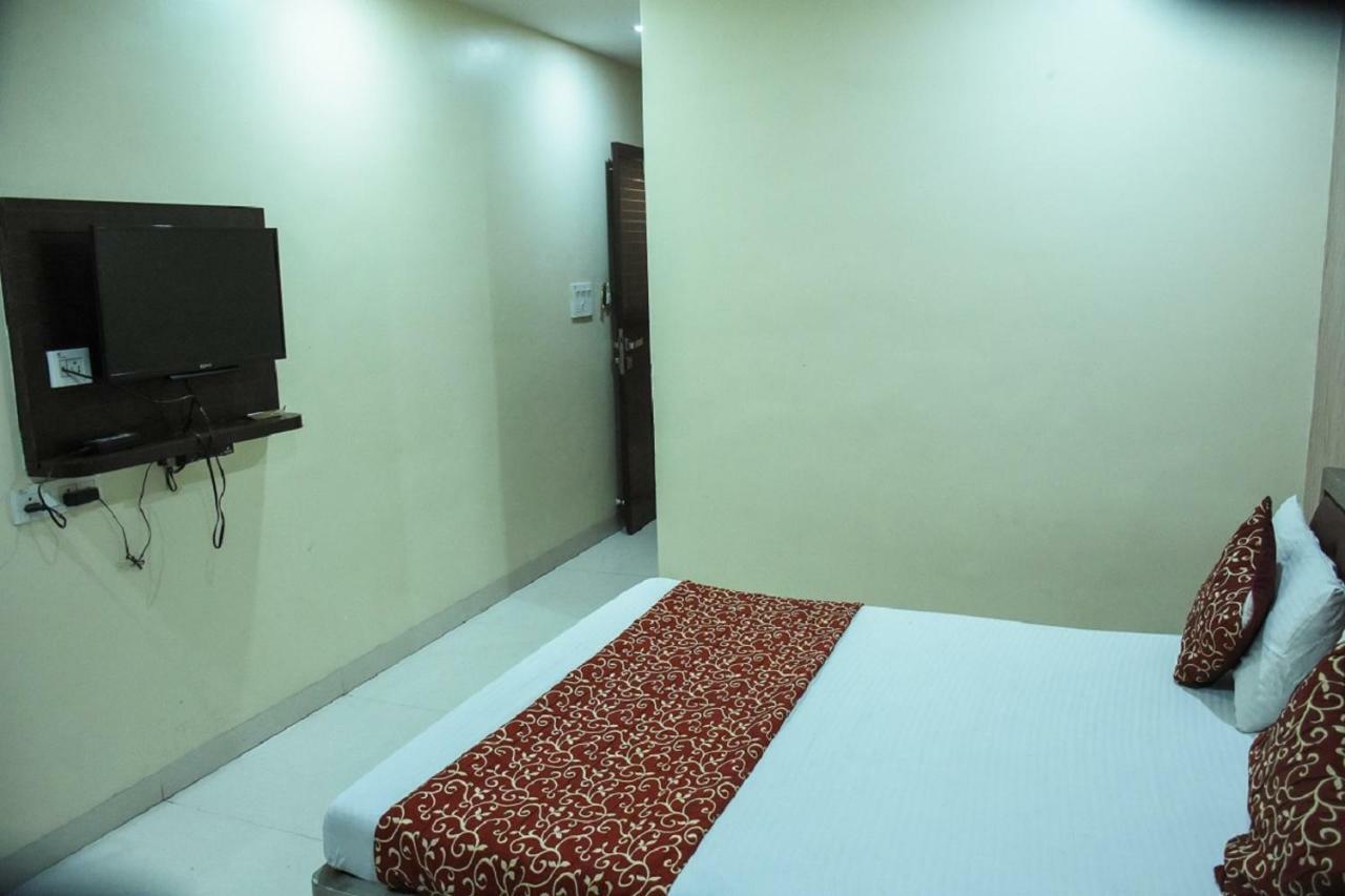 Hotel Dilip 인도르 외부 사진