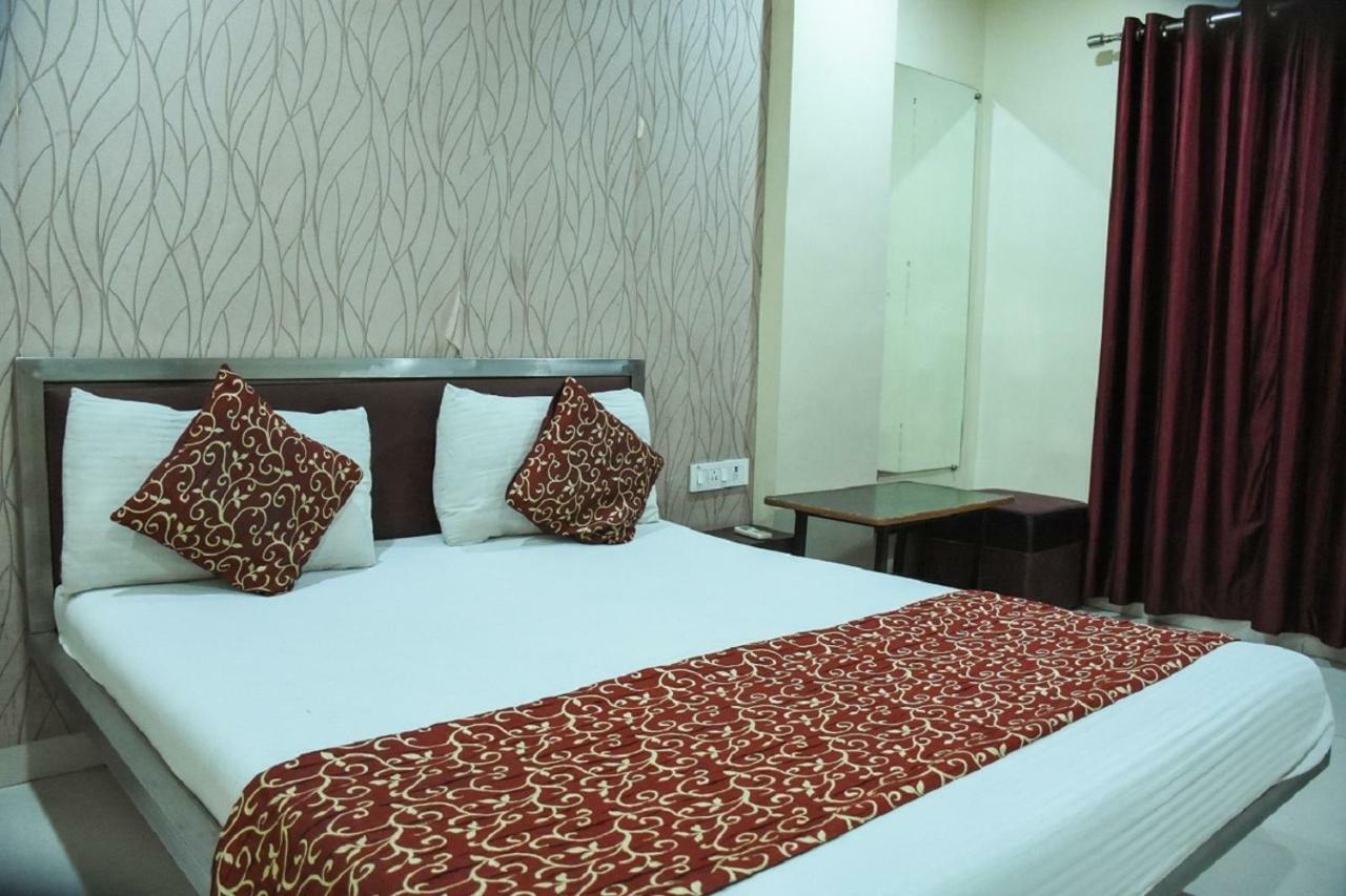 Hotel Dilip 인도르 외부 사진